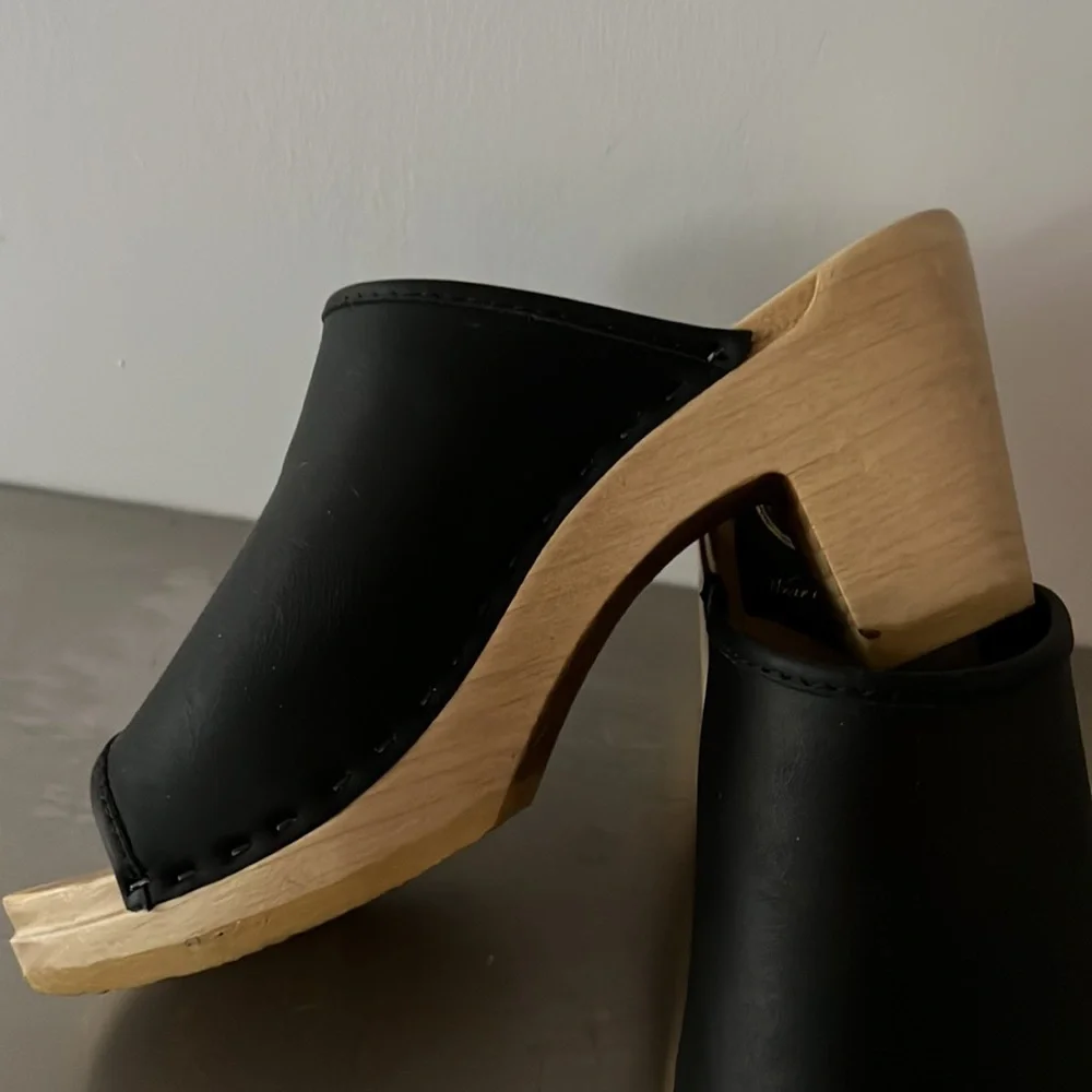 No 6 black leather mid- heel open toe clogs - Picture 6 of 12